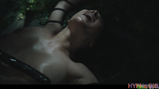 Plants vs Cunts - Ellie Luna Explores Sensual and Dirty Sex Play with Cum-Filled Obsession