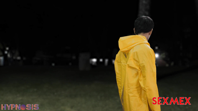 SexMex - scary Pennywise Emily Thorne met a stranger in the park