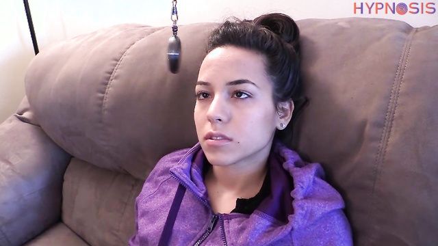 Girls Gone Hypnotized - Isabella Obeys Talking In Mesmerized First Time Rapture