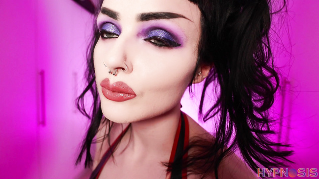 Empress Poison - brunette wants you to play in all of her games