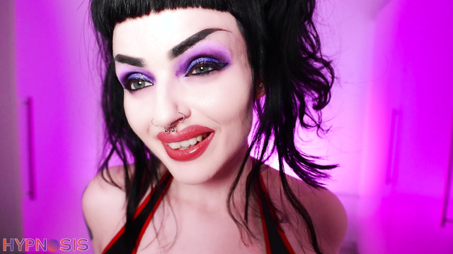 Empress Poison - brunette wants you to play in all of her games