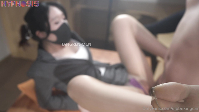 Qiao Ben Xiangcai - Office Footjob in Yves Saint Laurent Heels: Sexy POV