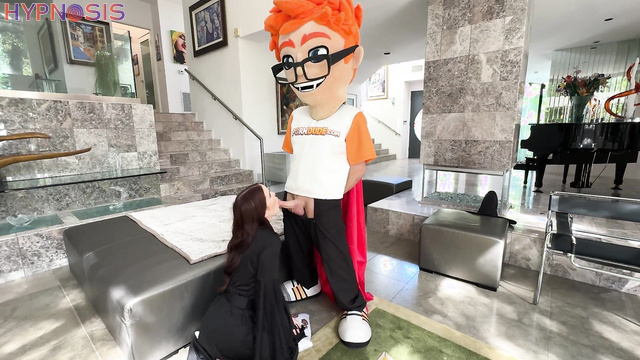 Porn Dude Casting - Сhloe Foxxe fucking with a life-size puppet in the living room