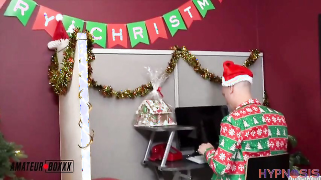 Amateur Boxxx - Office Babe Sucks At Xmas In Mesmerized Holiday Fuck Jingle