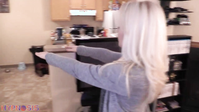 Girls Gone Hypnotized - Ellie's Hypnotic Transformation into a Mindless Slave