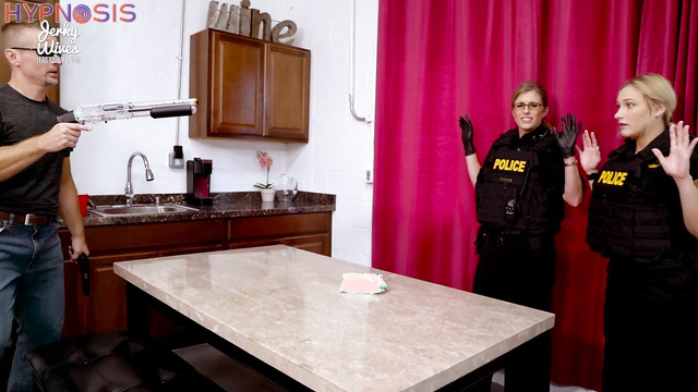 Jerky Wives - The policewoman came to catch you red-handed