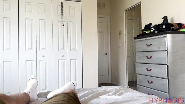 Household Fantasy - Trance Vibe Luna Bangs Scott Silly In Steamy Sister Closet