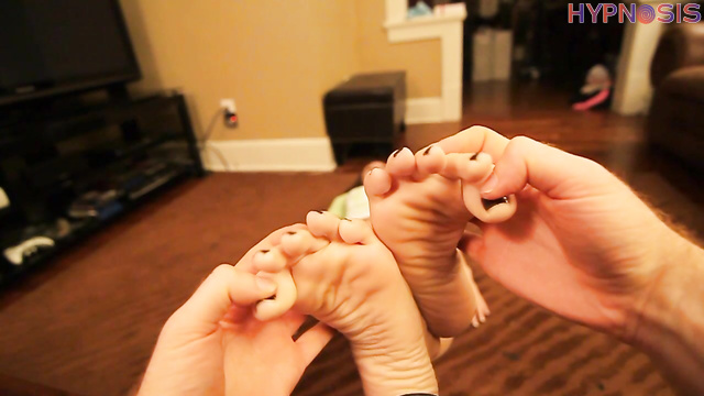 The program is active, I submit to everything and love having my feet rubbed