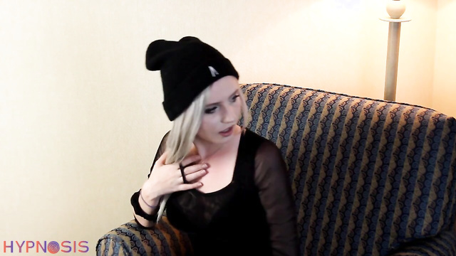 Hypnosis On Display - Learn How to Easily Turn a Blonde On and Off with Hypnosis