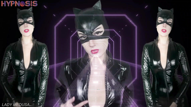 Lady Medusa - Don't miss this mesmerizing Catwoman cosplay experience