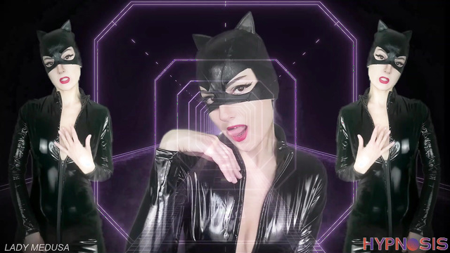 Lady Medusa - Don't miss this mesmerizing Catwoman cosplay experience