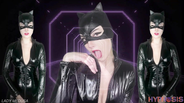 Lady Medusa - Don't miss this mesmerizing Catwoman cosplay experience
