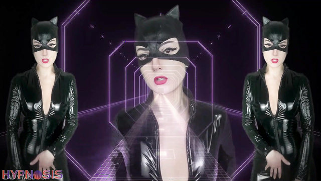 Lady Medusa - Don't miss this mesmerizing Catwoman cosplay experience