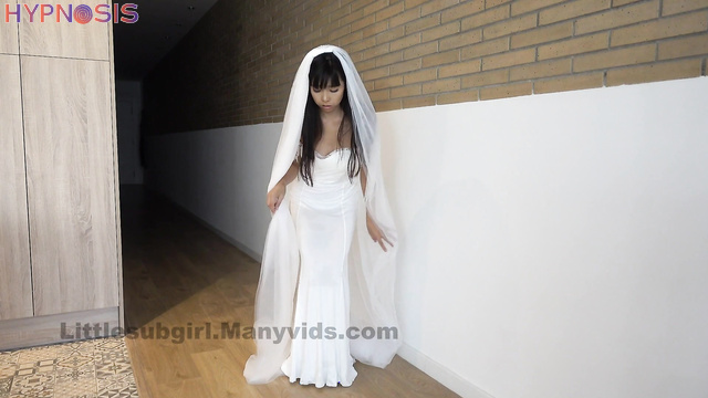 Littlesubgirl - Vampire bride in heat squirts hard all over her own face