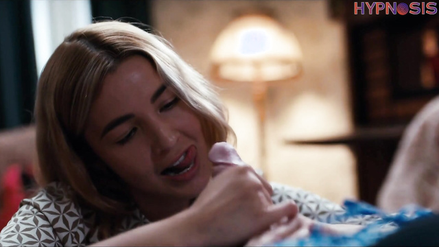 Futanari XXX - Shelena becomes possessed and transforms in the haunted hotel