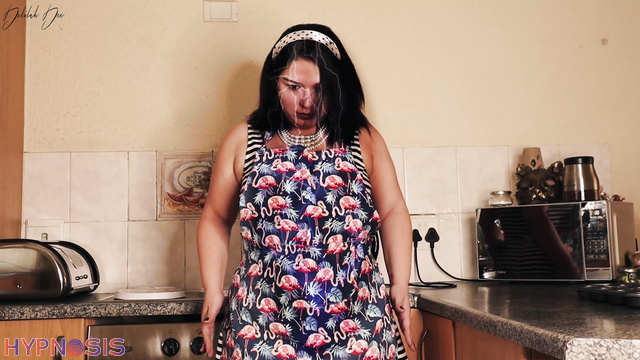 Delilah Dee's Fetish Emporium - BBW robot malfunctions while trying to cook in the kitchen