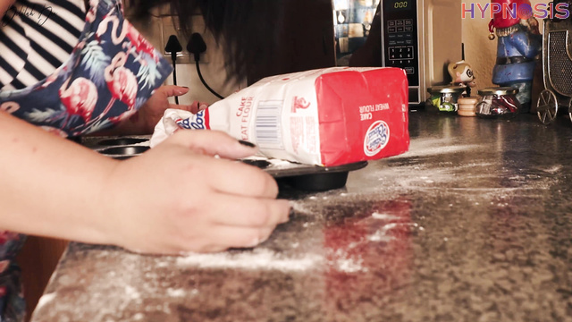 Delilah Dee's Fetish Emporium - BBW robot malfunctions while trying to cook in the kitchen