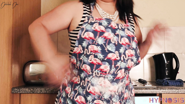Delilah Dee's Fetish Emporium - BBW robot malfunctions while trying to cook in the kitchen