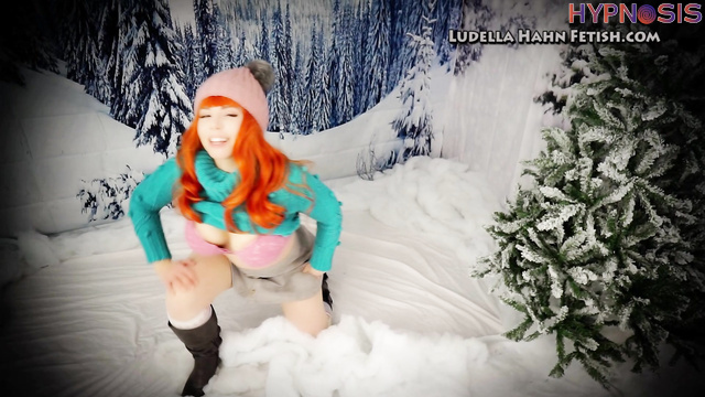 Ludella Hahns Fetish Adventures - Guy hypnotized his red head girlfriend and made her obey