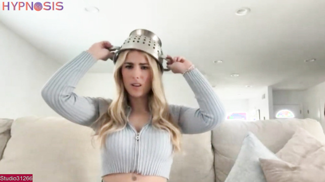 Studio 31266 - The guy captured the girl's mind and controls her