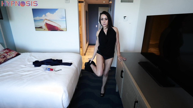 GG Fetish Media - Nakoma is mesmerized and controlled by her boss