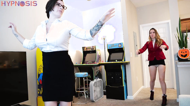 Girls Gone Hypnotized - After all, therapy can be so different - Irene & Madison