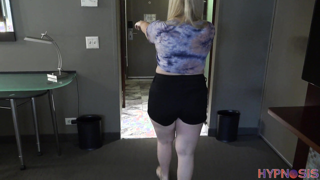 Girls Gone Hypnotized - Madna mindlessly follow all of his commands