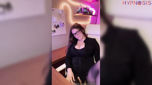 Bananapotato333 - I hypnotized my sexy & busty secretary