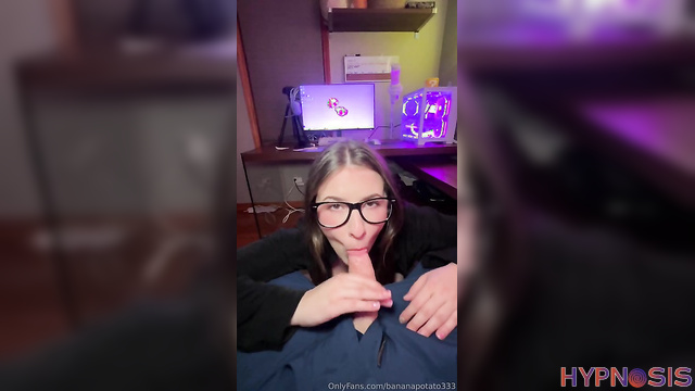 Bananapotato333 - I hypnotized my sexy & busty secretary