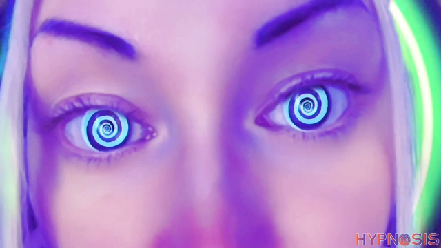 The GOLDY rush - Keep an eye on that blonde's eyes