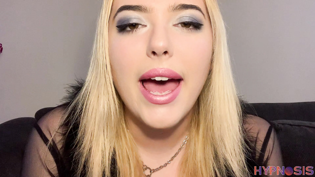 Manipulatrix Ivy - Sometimes big breasted blondes tell the truth