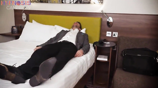 Kitten Canoodle - Hypnotic room service, you can enjoy it pov