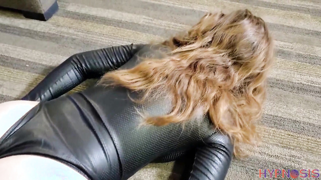 Sleepy Superheroines - Misty - The sleeping girl is unable to resist the guy