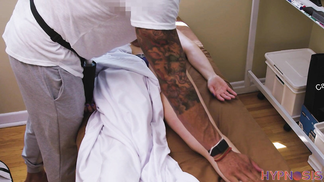Massage Viper - The masseur fucked a sweet Asian girl