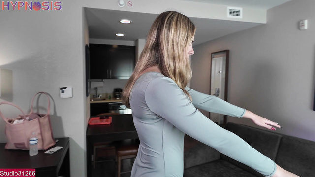 Studio 31266 - Michael Mezmer took control of Tyler Lynn mind using hypnosis