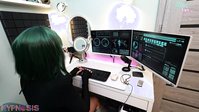 Maxi Lipz - Malfunction sex robot fucks herself with a dildo