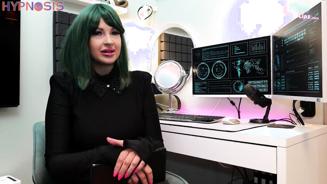 Maxi Lipz - Malfunction sex robot fucks herself with a dildo