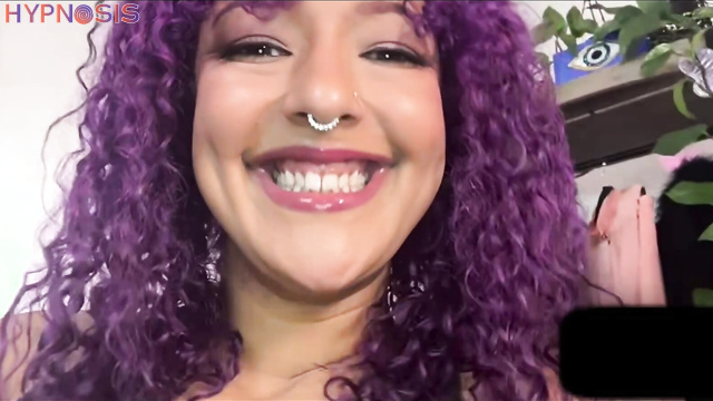 GG Fetish Media - Daisy Lost - Sexy Ebony Girl Shows Off Her Sweet Feet