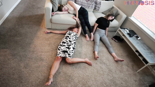 GG Fetish Media - Alisha, Lily & Audrey - Guy controls sweet girls under hypnosis