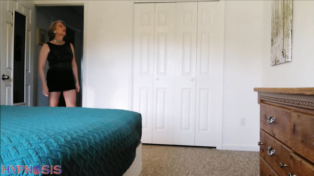 MoRinas Fetish Society - MoRina - Hot milf masturbates hard in pantyhose