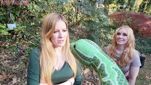 Barbatus Fetish And Training Academ - Snake hypnotizes and strangles sexy blondes