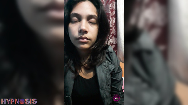 Girls Deeply Hypnotized - Joha - Girl makes horny by hypnosis