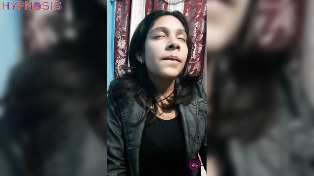 Girls Deeply Hypnotized - Joha - Girl makes horny by hypnosis