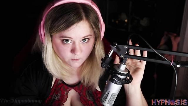 The Hypnobunny - Busty blonde enters a hypnotic trance
