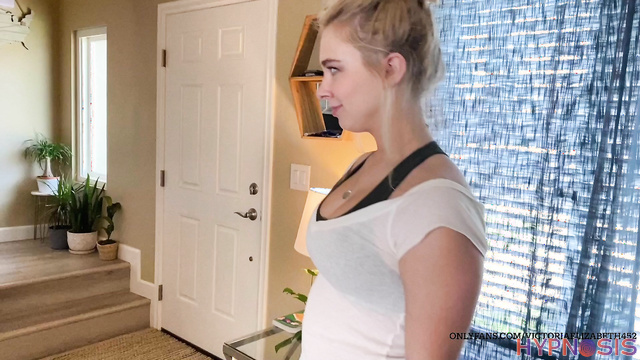 Victoria Elizabeth & Lily - Guy controls the minds of two juicy blondes