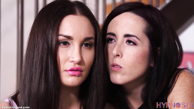 Dixie Comet - Girl hypnotizes her friend and plays lesbian games with her