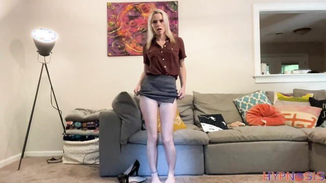 Girls Gone Hypnotized - Kody & Kaa - Sexy blonde undergoes hypnosis and follows commands