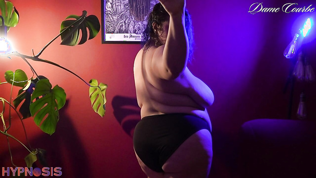 Dame Courbe Mesmerize