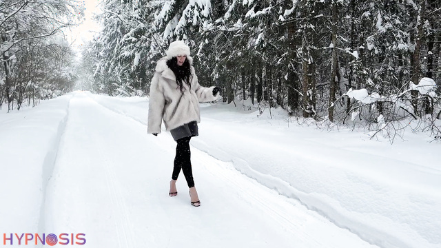 HighArtHeelsC4S - Sexy blonde walks through the snow in heels
