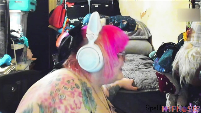 Spellbound Minds - Mara - BBW tattoo girl gets orgasm from hypnosis